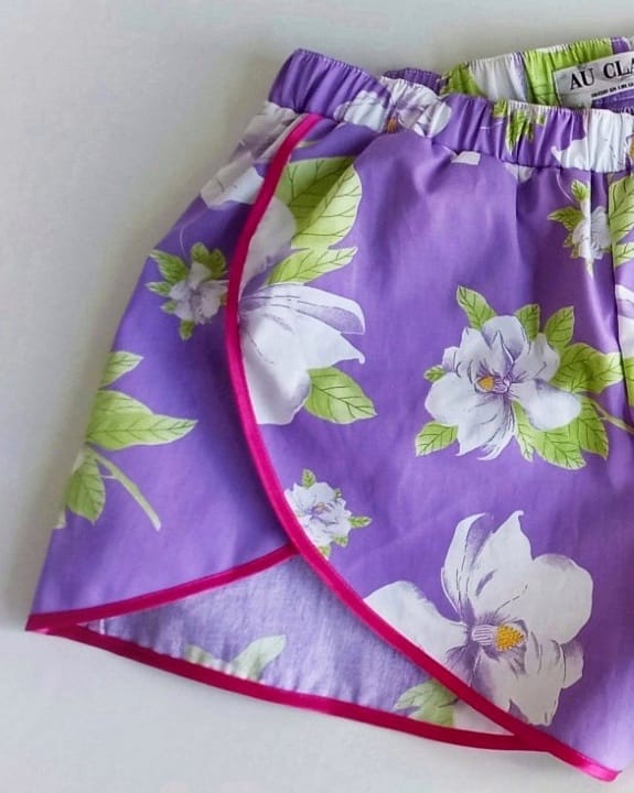 SHORT LILA Y FLORES